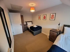 Hebden - Spacious Home - Garden - Free Parking - Image 3