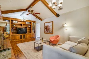 Karaoke Ready! Fort Worth Area Home - Image 2