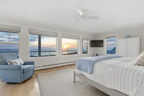 Waterfront Estate w/360 views, Hot Tub, Sleeps 12! - Image 4