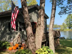 Cold Stream Cottage: A Serene Lakeside Escape - Image 5