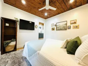 The Carriage House - Image 5