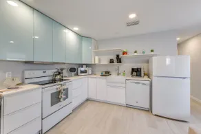 6 Mi to Dtwn: Sarasota Apt w/ Patio & Fire Pit - Image 2