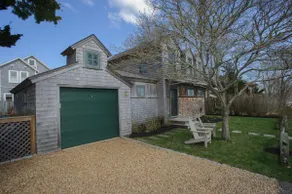 Fully Renovated & Spacious home walking distance to downtown Oak Bluffs/Beaches - Image 2