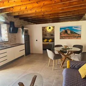 Aganda Country House - Image 2