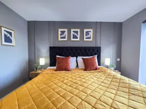 BRAND NEW Luxury Home by City SuperHost - Image 5