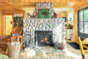 Walk to Golf, Lake: Twain Harte Cabin w/ Fireplace - Image 4