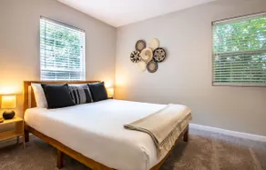 Family Retreat in Birmingham, 7BR 4BA - Image 5