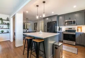 Family Retreat in Birmingham, 7BR 4BA - Image 2