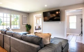 Family Retreat in Birmingham, 7BR 4BA - Image 5