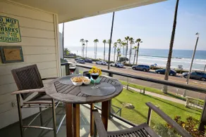 Coastal Luxury with Panoramic Ocean View - Image 2