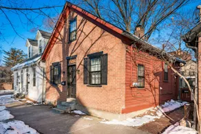 NEW Charming City Park 2-story/Pets OK - Image 2