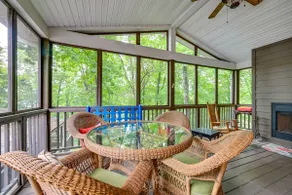 Waterfront Nolin Lake Gem: Guest House & Balcony - Image 2