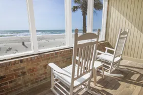 Beach Escape | Pool. Restaurant & Free Parking - Image 3
