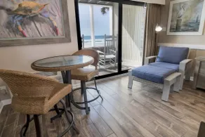 Beach Escape | Pool. Restaurant & Free Parking - Image 4
