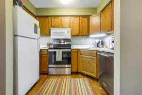 < 1 Mi to Mt Snow: Charming Condo w/ Fireplace - Image 2