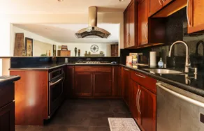 4BR Group Retreat w Golf Green, Poker & Fire Pit - Image 4