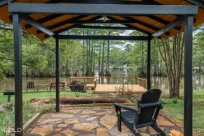Emerald Isle Log Cabin •Hot Tub•Lakefront - Image 4