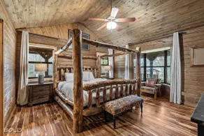 Emerald Isle Log Cabin •Hot Tub•Lakefront - Image 3