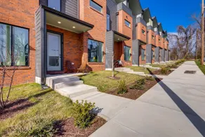 < 2 Mi to Dtwn: Modern Townhome in Knoxville - Image 3