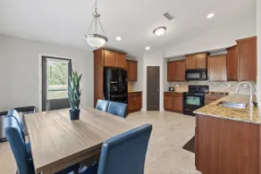 Save 15% in May, Cozy Midland Cottage, Near Parks! - Image 4