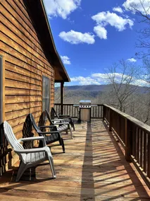 Spacious Mountainside Retreat in Lost River - Image 4