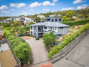 4 Bedroom House - Gorgeous View - Image 3
