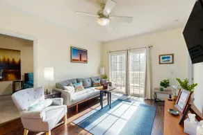 Spacious Creekwood condo with shared pool Balcony - Image 2