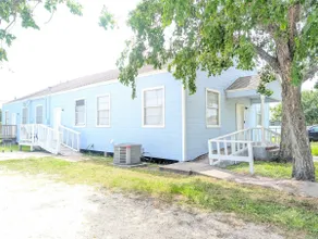 3BR Apt Stay Near Ferry & Beach! - Image 3