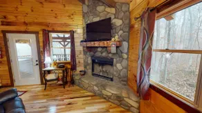 Wildlife Valley Cabins - Lil Bambi - Image 2