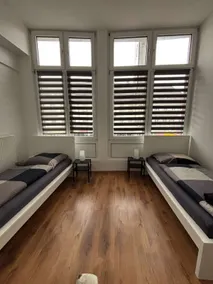 CASE 4 Aparthotel | 3-bedroom 6 guests | Park - Image 3