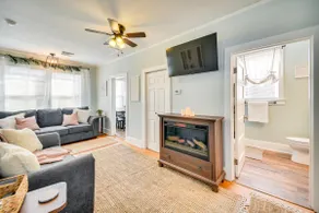 Family-friendly Main St Gloucester Apt w/ Balcony! - Image 5