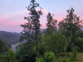 Mountain Views• 2 King Suites Hot Tub Dog Friendly - Image 3