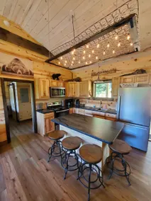 Mountain Views• 2 King Suites Hot Tub Dog Friendly - Image 5