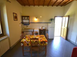 Rustic Getaway in Tuscan Hills - Image 4