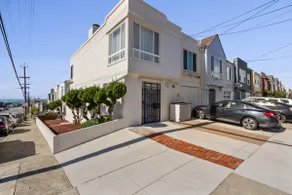 Sunset Haven: Corner House with lots of Light - Image 3