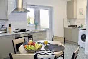 Cosy 2-Bed | Walk to St Helens Centre | Free WiFi - Image 5