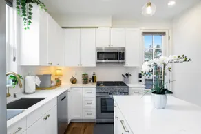 Modern Townhome Near Alki Beach & Downtown Seattle - Image 4