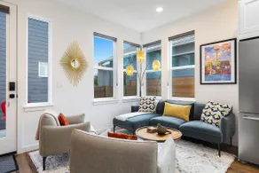 Modern Townhome Near Alki Beach & Downtown Seattle - Image 3
