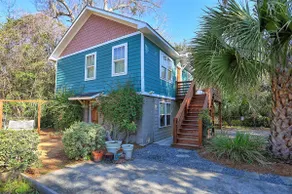Captains Studio, Clawfoot & Garden, Near SAV & TYB - Image 5