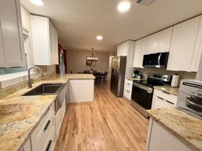 Casa Bonita Van Vleck, Pet Friendly - Image 3