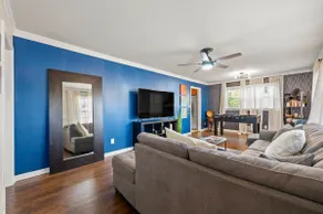 The Rhitreat, 2BR, 10 Min to Downtown & Airport - Image 5