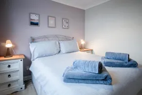 Swanbrook - 2 Bedroom Chalet- Freshwater East - Image 3