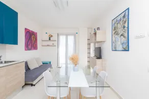 [Hospitals & Station] Modern apartment for 4 - Image 2
