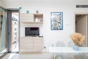[Hospitals & Station] Modern apartment for 4 - Image 3
