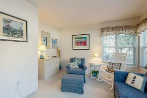 Savannahs Landing: Pool Tennis & Playground - Image 3