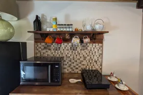 Bohemian Spacious Apt, walk to concerts - Image 4