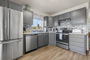 Pet-Friendly w/Backyard |Short Drive to the Lakes - Image 5
