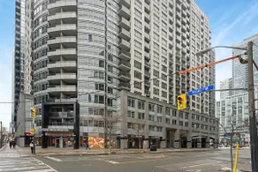 Two Storey Penthouse with 2 Parkings and Lake & City Views - Image 5