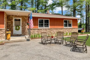 Lakefront Lodge-Private Dock-Swimming-Game Room - Image 3