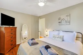 Charming Lowcountry Cottage in the Heart of Beaufort, SC - Image 3